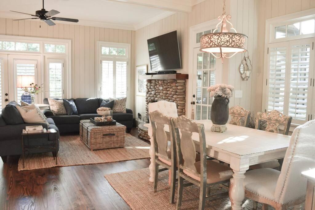Cozy In Big Canoe Holiday home *